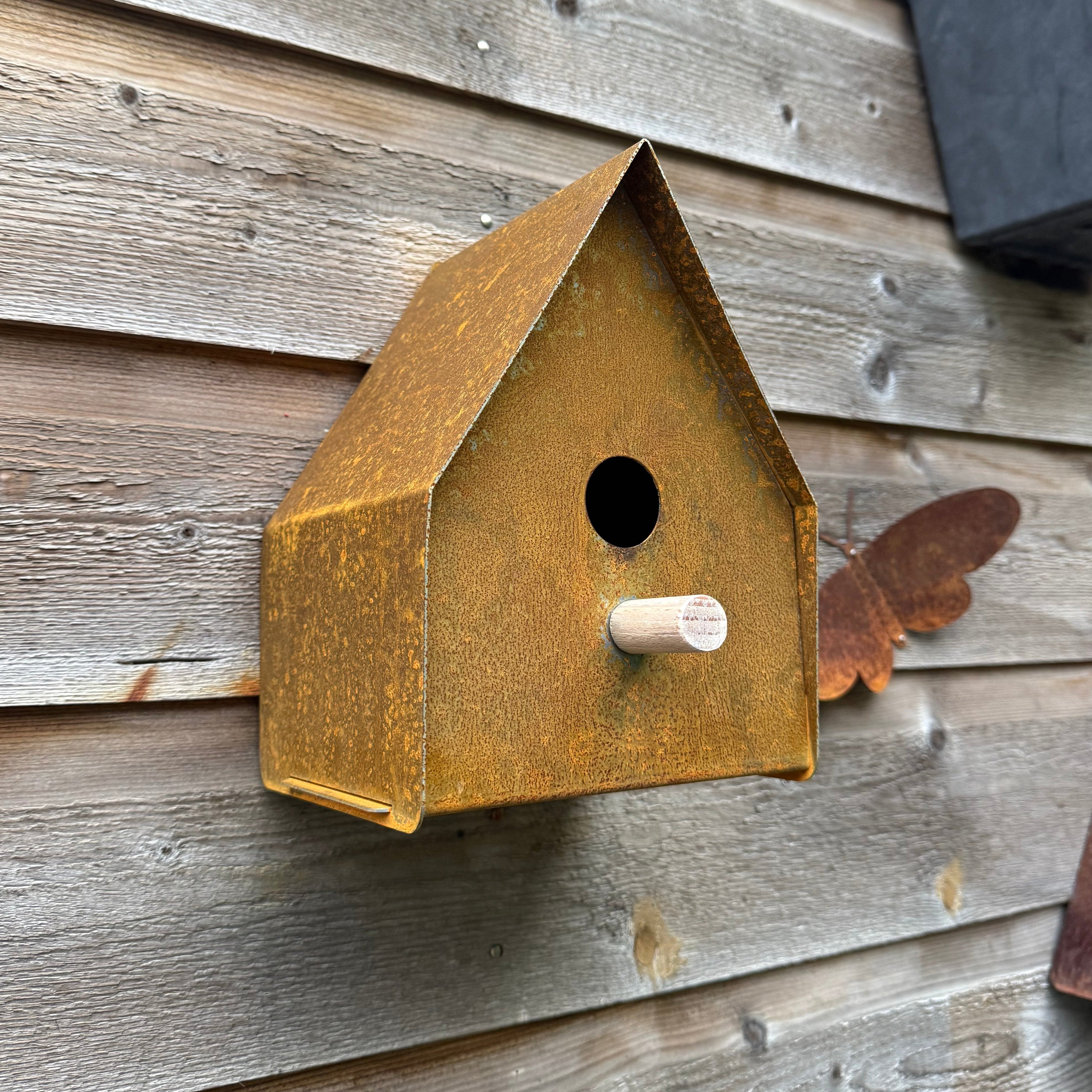 Vogelhuis YETI – wandmodel met zitstokje, schaduwlocatie aanbevolen