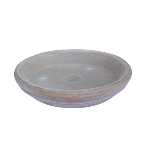 Zandkleurige terracotta voederschaal SAND van Stalen Design, 11 cm, voor vogelvoer of water in tuin of op balkon.