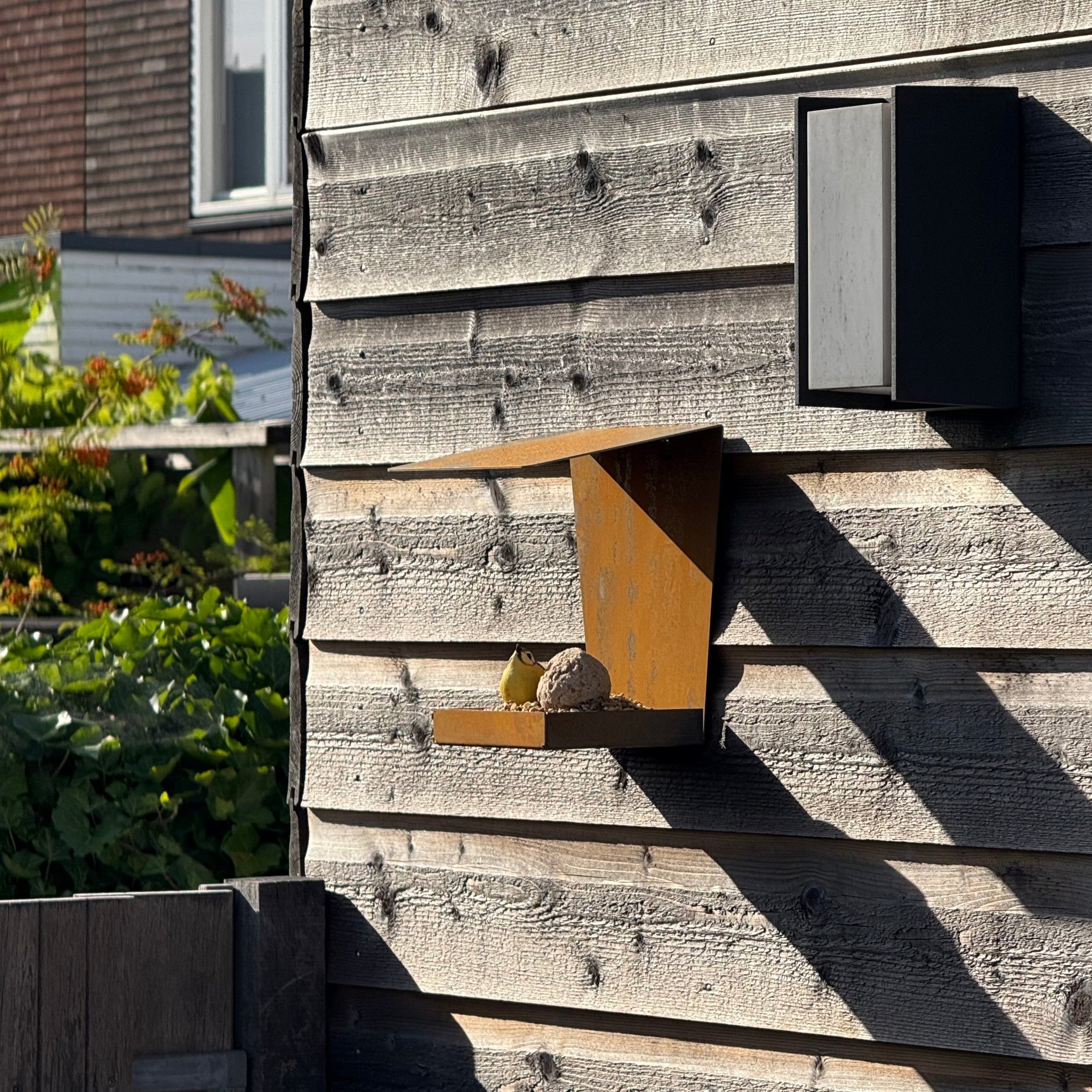 Vogelvoederhuis ULTRA – wandvoederhuis met lessenaarsdak