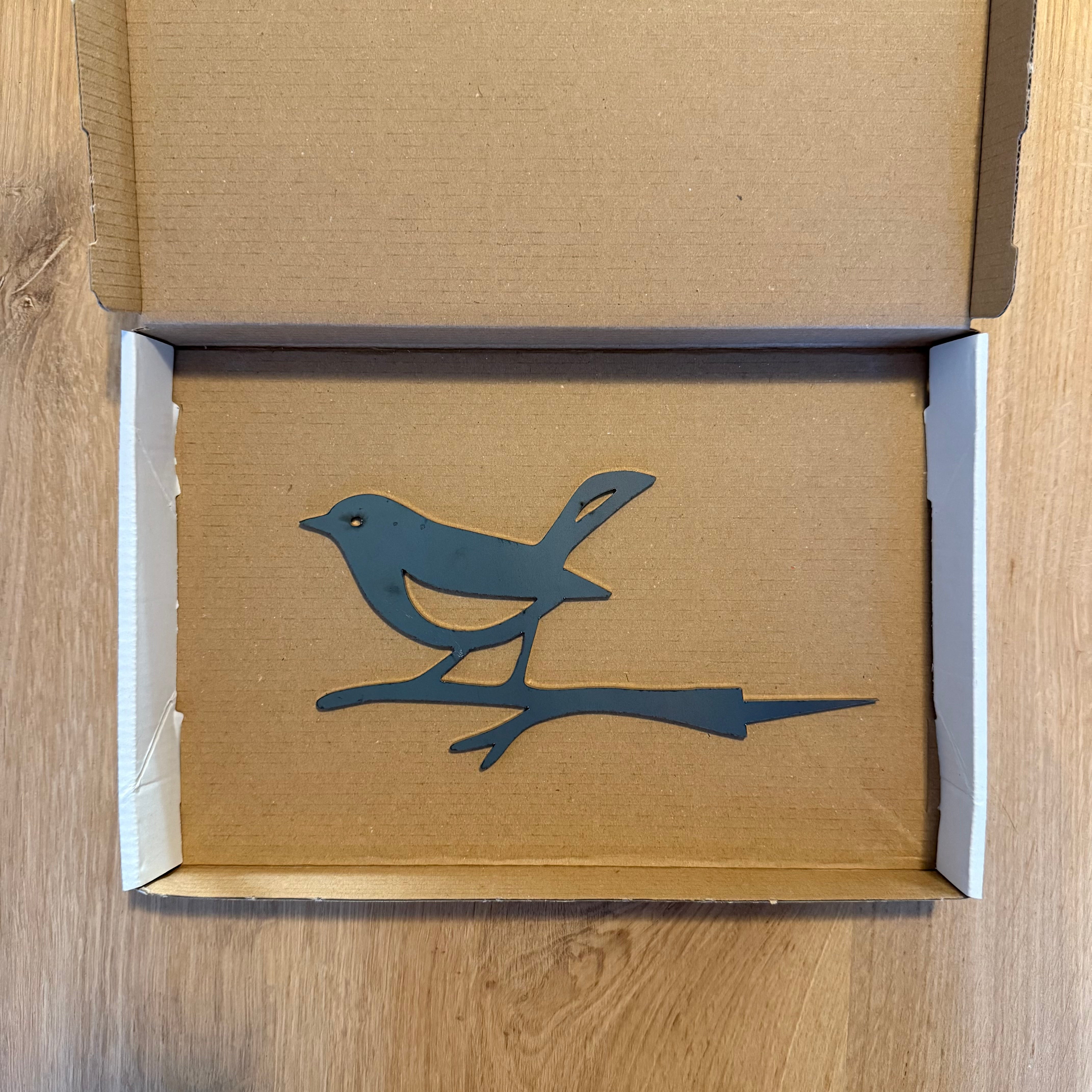 Tuinvorm GORGE – vogel op tak van cortenstaal voor in boomstam