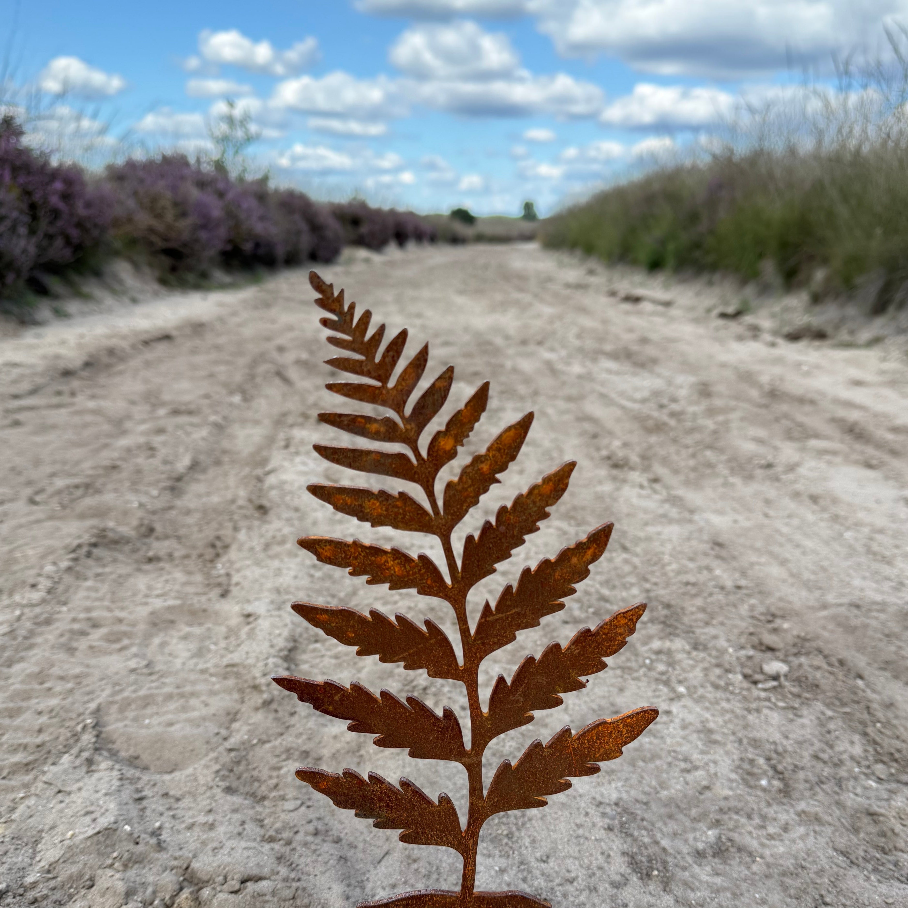 Tuinsteker NATURALIS – varenblad-vormige corten tuinsteker