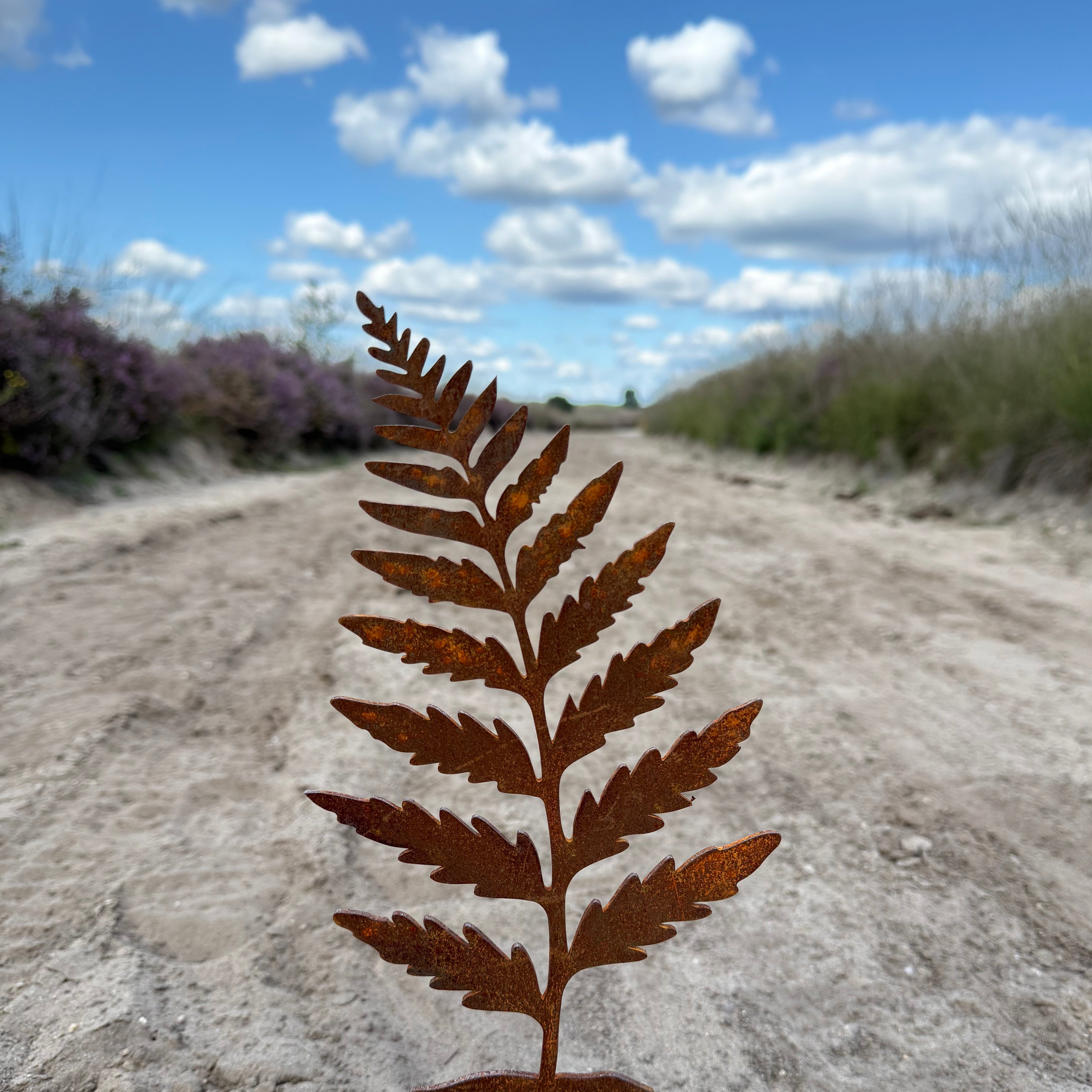Tuinsteker NATURALIS – varenblad-vormige corten tuinsteker