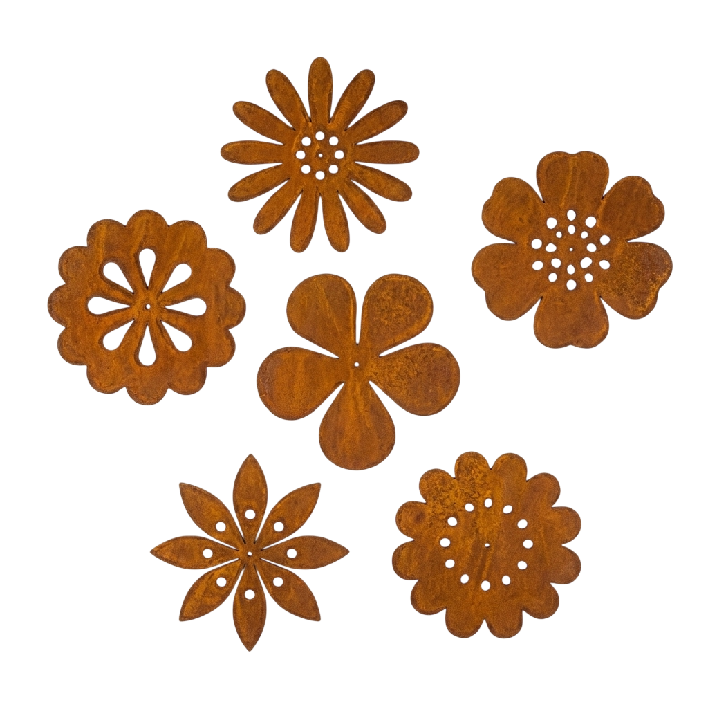 Tuinvorm FLEURIG van Stalen Design, set van 6 cortenstalen wandbloemen van circa 10 x 10 cm per stuk.