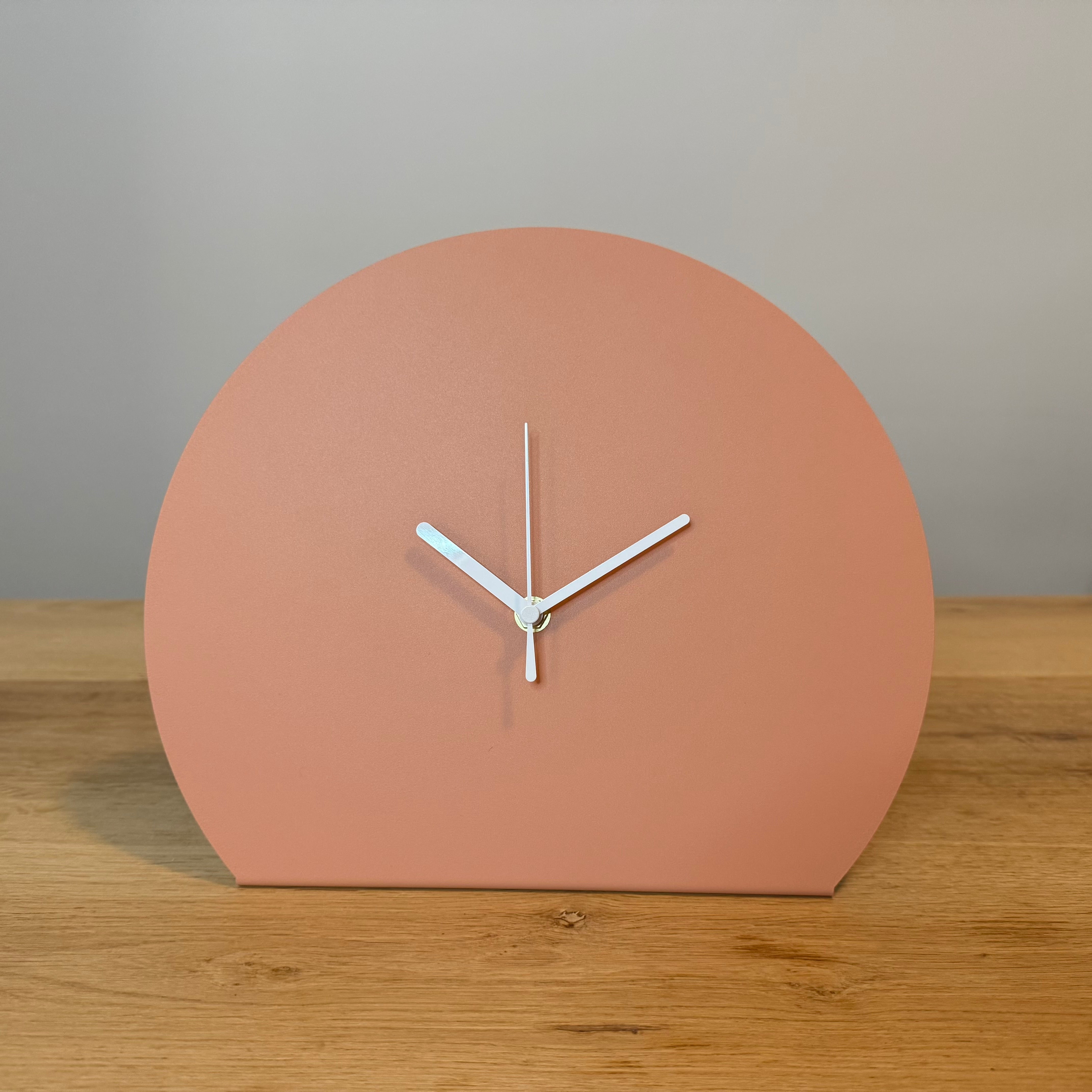 Klok DRIFT, moderne wandklok met strak en minimalistisch ontwerp.