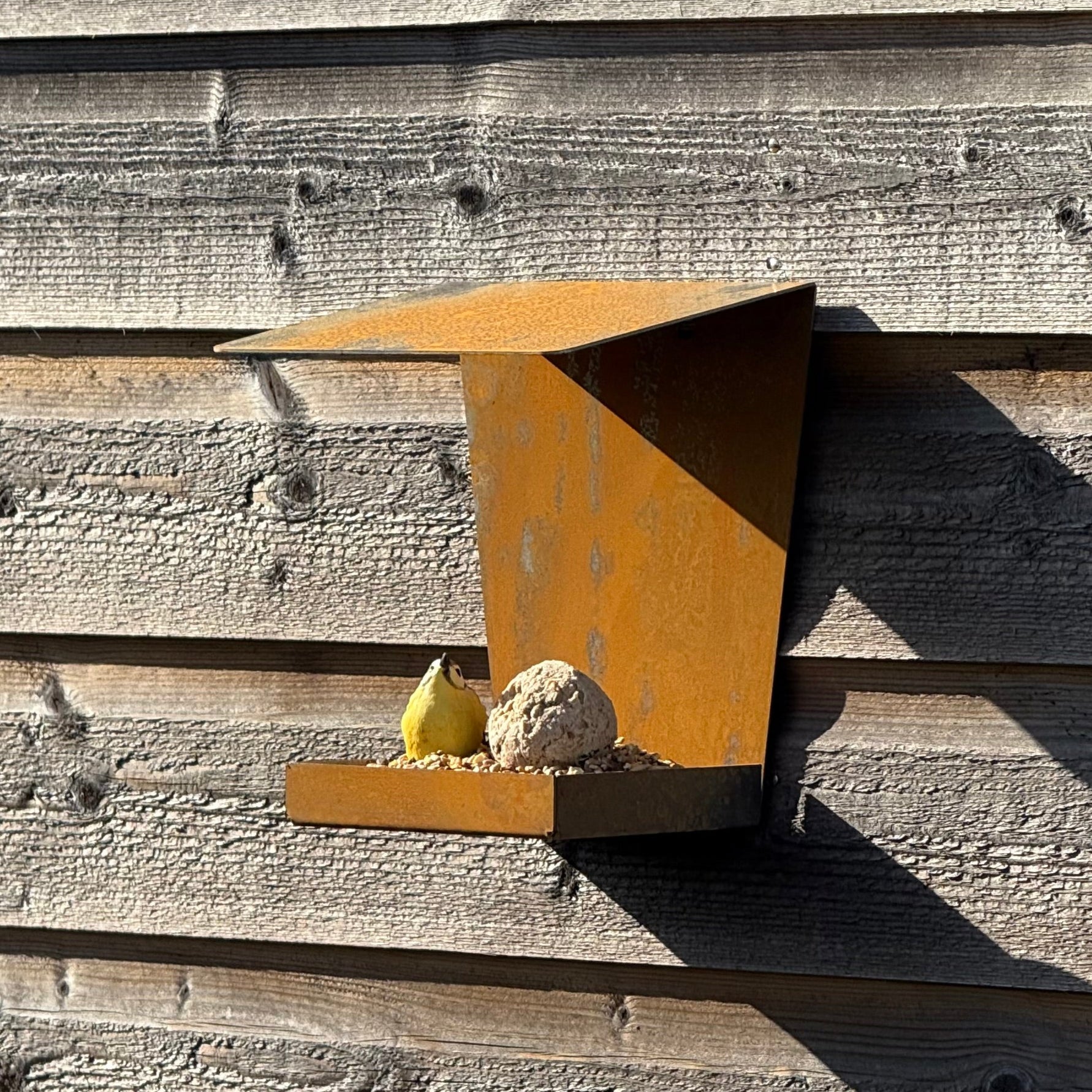 Vogelvoederhuis ULTRA – wandvoederhuis met lessenaarsdak